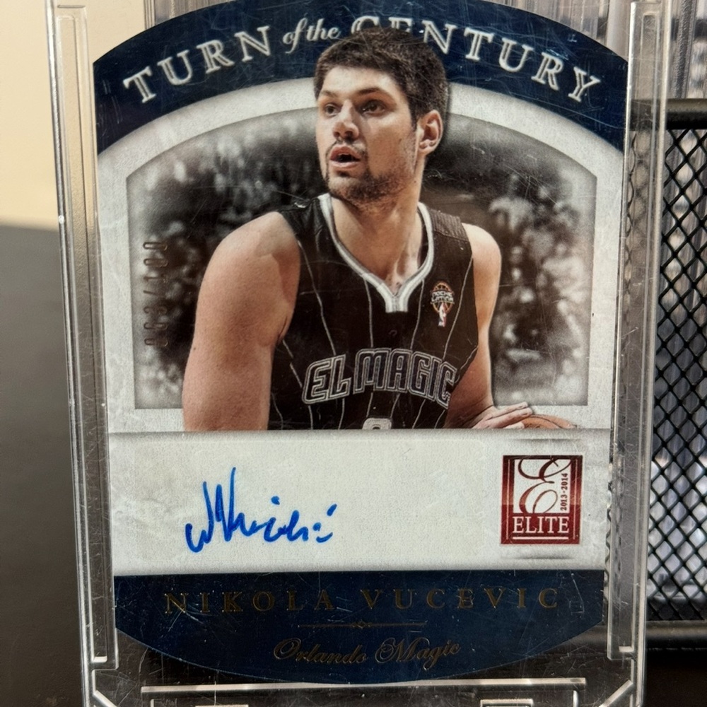 Nikola Vucevic Die Cut Autograph